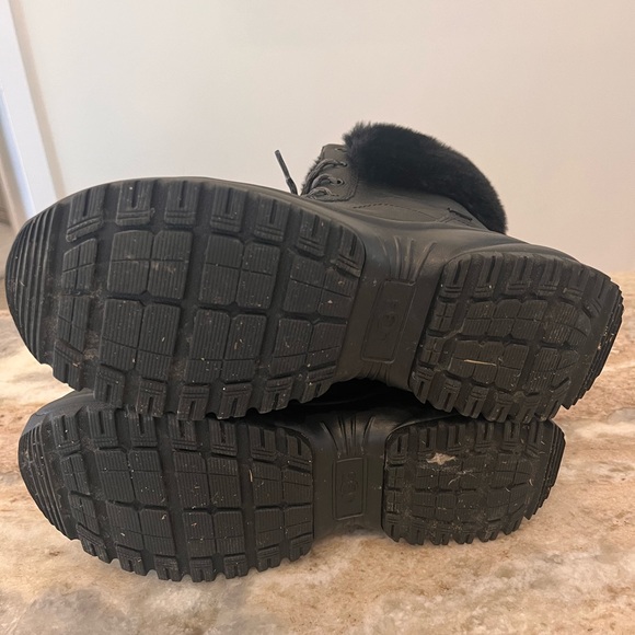 UGG Leather Boots - Picture 4 of 4
